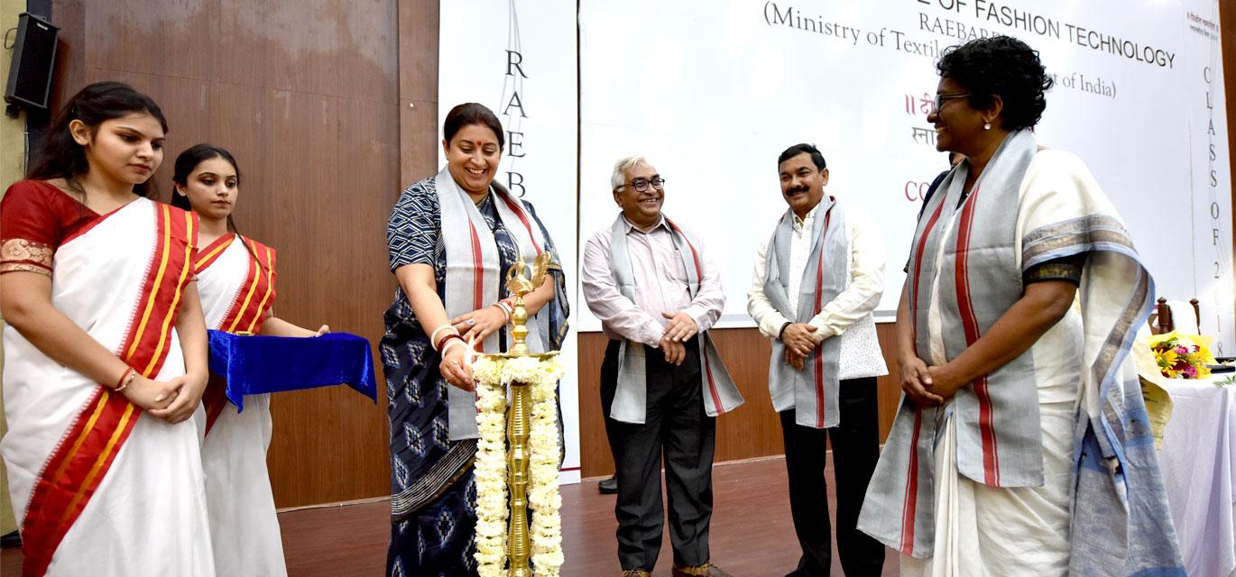 lamp lighting Convocation 18