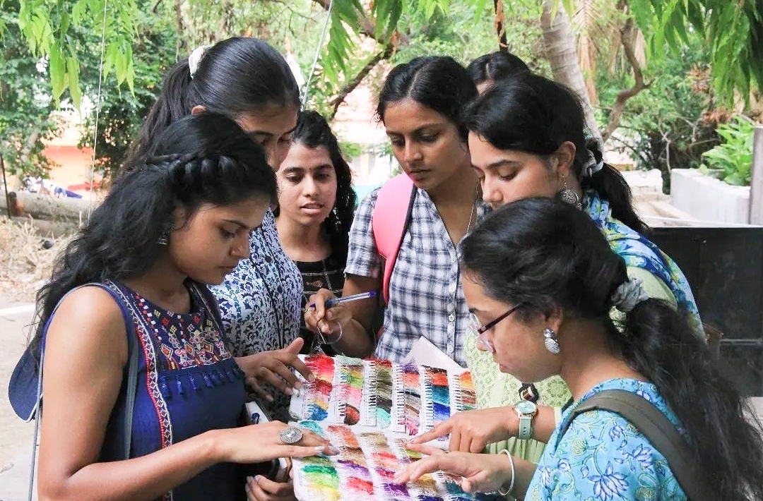 Students working during Craft Cluster visit | Bhopal