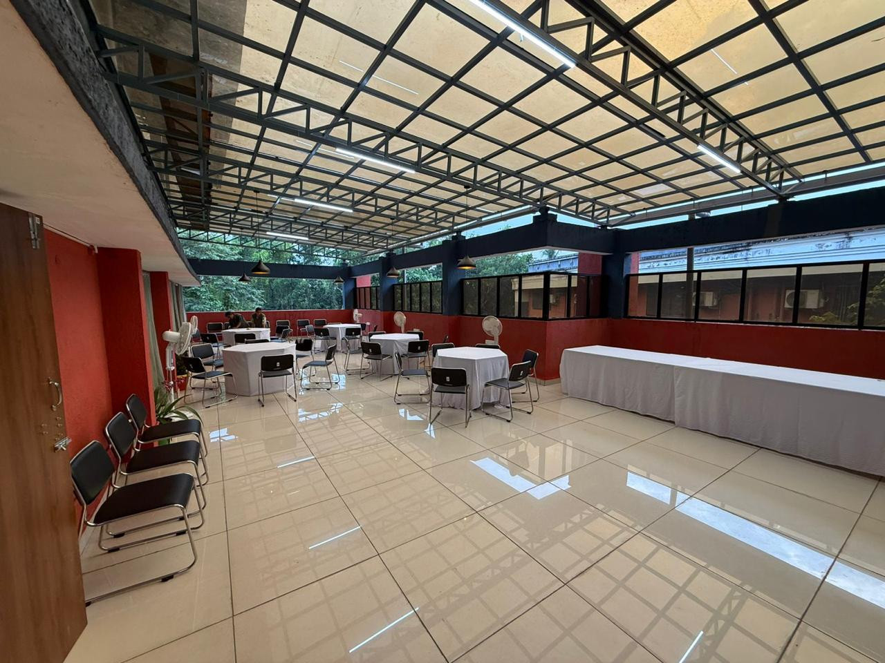 Lounge Dining